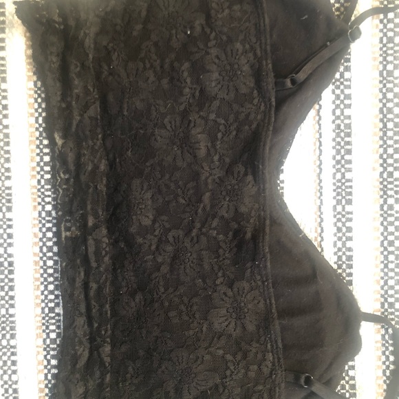 Victoria’s Secret 32D bra in Perfect Shape Design plus an extra bralette - Picture 10 of 11